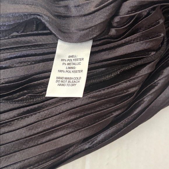 Lulus Looking Radiant black/gold metallic pleated maxi dress,straps adjust, XS - Picture 7 of 9